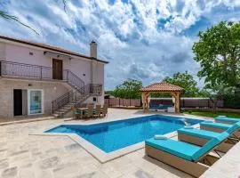 Villa Loki Luxury in Tradition