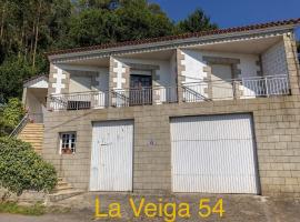 La Veiga 54, villa in Caldas de Reis