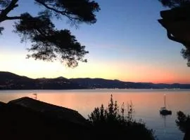 Portofino Seaview Apartment, 50 meters from the beach, free parking, air conditioning