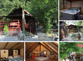 Wooden Cottage Home Holiday Eva, rental liburan di Lipa