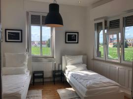 Luxe Apartment am Rhein, hotel with parking in Worms