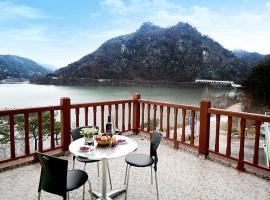 LaHoya Pension, hotel a Chuncheon