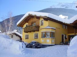 Haus Carinthia, hotel em Pettneu am Arlberg