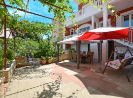 Apartments Petra, hotel in Marina