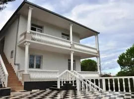 Mirišta - Spacious apartment in lush nature sea & forest