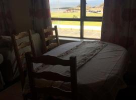 37 Atlantic Point, Ground Floor, Sea View Apartment sleeps 6, hotel di Bundoran