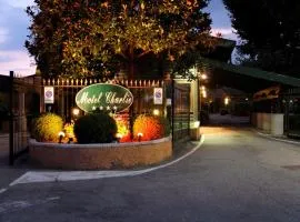 Motel Hotel Charlie