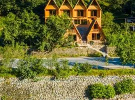 ELASYA BUNGALOV