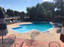 Rainbow Lodge and Inn, hotel v destinaci Colorado Springs