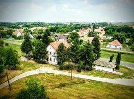 Locomotiv Vendégház, hotel v destinaci Hercegszántó