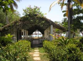 MAR SERENO Recinto Natural Casa Museo MERY LORA de CIFUENTES Condominio de Caba&ntilde;as frente al MAR, cottage sa Cove&ntilde;as