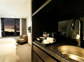 Ramada Encore by Wyndham Seoul Magok, hotel in Seoul