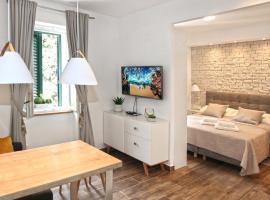 Apartments Tessera, hotel in Split