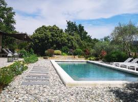 L'ESQUIROÙ, vacation rental in La Cadiere d'Azur