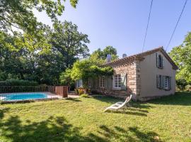 Beautiful house with garden in Aude, hotel in Saint-Denis