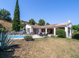 Luxuriant Villa in Beaufort with Swimming Pool, hotel Beaufort-ban