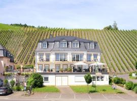 Hotel-Weinhaus Stettler, B&B in Lieser