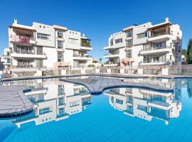 RiX Sunny Apartments, hotell i Kyrenia
