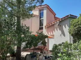 Superb architect villa 230m2 near beach south France