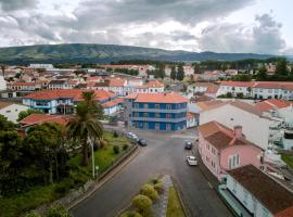 ZIGZAG HOSTEL, хотел в Прая да Витория