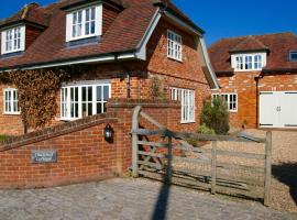 Thatched Cottage, B&B in Hungerford