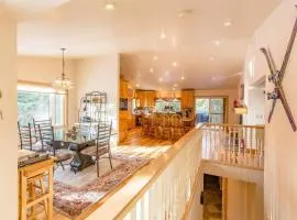 Beautiful 3500sf Lake Tahoe Home W/ Open Layout