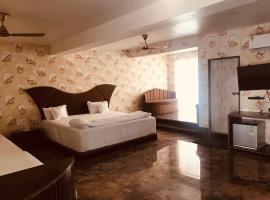 Raj Resort, hotel en Bālotra