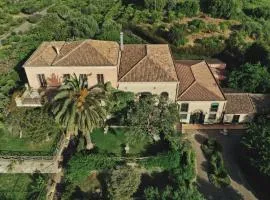 Antico Borgo Etneo Country Hotel