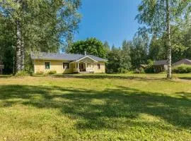 Holiday Home Rauhalinna by Interhome