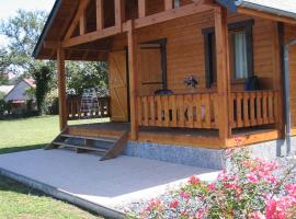 Chalets du Lac, khách sạn ở Arcizans-Avant