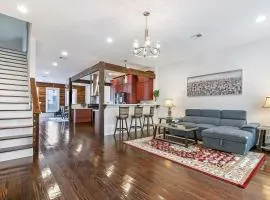 Spacious Loft-Style 3BR Townhouse by Hosteeva