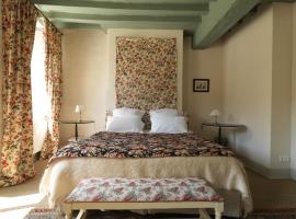 La Maison Jeanne d'Arc, hotel em Saint-Fargeau