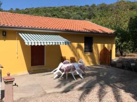 Casa vacanze Il Ruscello, hotel con estacionamiento en Modolo