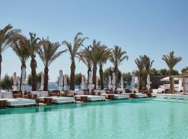 Nikki Beach Resort & Spa Santorini, hotel in Kamari