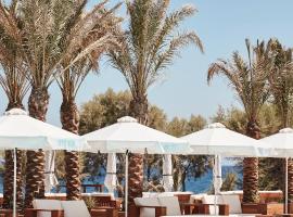 Nikki Beach Resort & Spa Santorini: Kamari şehrinde bir otel