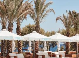 Nikki Beach Resort & Spa Santorini, מלון בקמארי