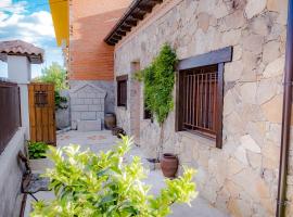 Casa Los 5 Caños, hotel in Sotillo de la Adrada