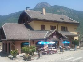 Viesnīca Le Grand Chatelard HÔTEL BAR RESTAURANT pilsētā Sainte-Marie-de-Cuines