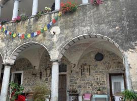 Cá del Mecolo Lago di Como, íbúð í Castiglione dʼIntelvi