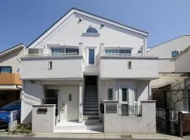 Soshigaya Apartment by Tranova