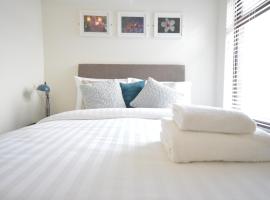 Lexicon House - 4 bedrooms 3 bathrooms, hotel cerca de Teatro Regent, Stoke-on-Trent