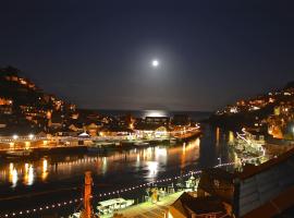 Lanescot, Harbour View With Terrace, Hotel in Looe