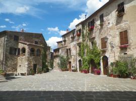 Castel diVino - Piazza del Castello, hotelli kohteessa Montemerano