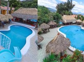 Apart Hotel Acuarious de Luis, готель у місті Естелі