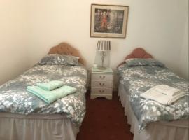 The Clan Macfarlane Apartment, hotel with parking in Kilmarnock