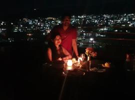 Woodland Hill Stay, hótel í Shillong