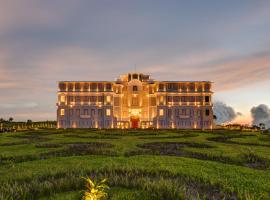 Le Bokor Palace, hotel in Kampot