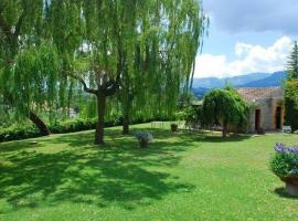 Agriturismo La CasinaRosa, hotel in Loreto Aprutino