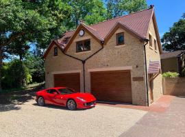 Luxurious private coach house, vacation home in Nailsea