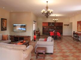 Hornbills Rest Country Home, holiday rental in Phalaborwa